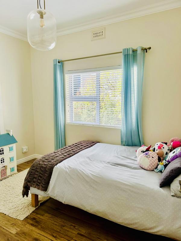 4 Bedroom Property for Sale in Vredehoek Western Cape
